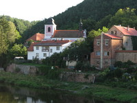 Zbečno